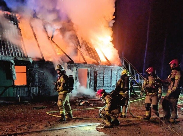 Jeden dzień, trzy pożary. Strażacy walczyli z żywiołem 