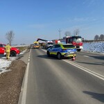 Zderzenie ciężarówki z busem na rondzie w Sokołach. Jedna osoba nie żyje