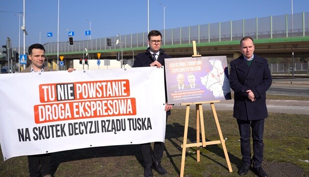 Tu nie powstanie droga! Andruszkiewicz oskarża rząd Tuska i odpowiada billboardami