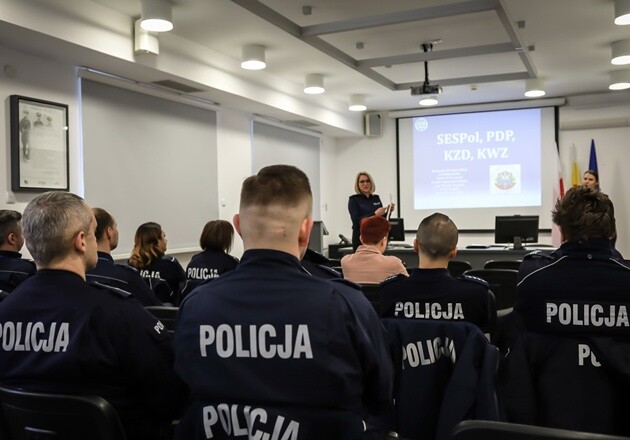 Przemoc domowa w liczbach. Dzielnicowi przeszli szkolenie z procedury "Niebieskiej Karty"