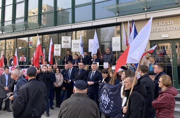 Nie chcą Centrum Integracji Cudzoziemców. Protestowali pod UMWP